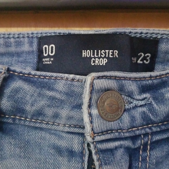 Hollister Light Ripped Jeans - Picture 3 of 4